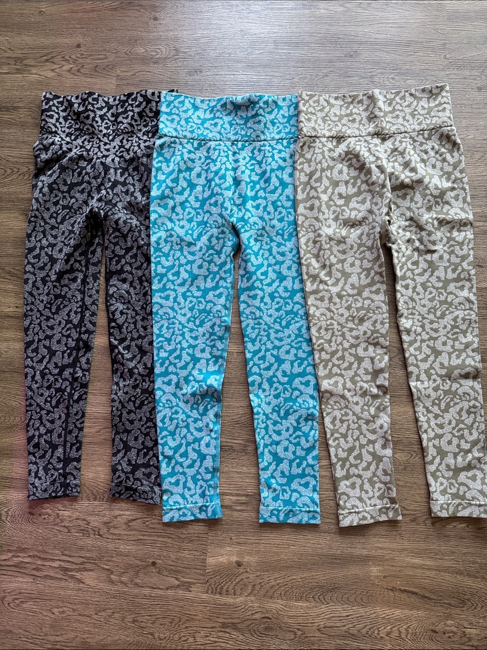 3 Pack Seamless Leopard Print High Waist Scrunch Bottom Leggings Size Medium